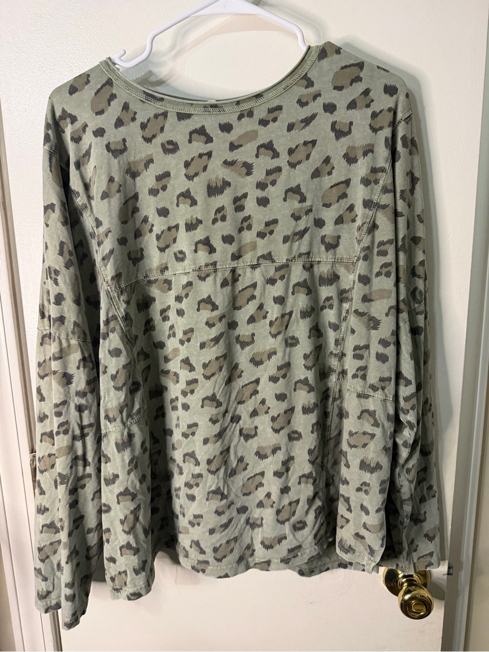 Easel Sage Green Leopard-Print Long Sleeve Tee